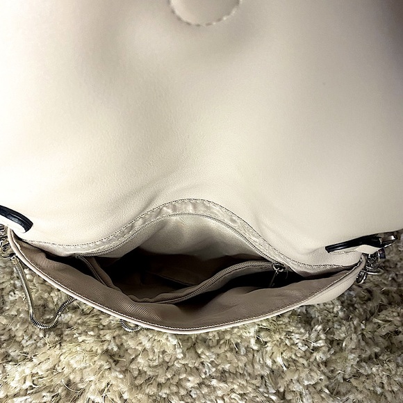 Purse and sandals, perfect for spring and summer. - Picture 6 of 6